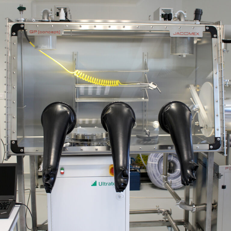 ALD – Atomic Layer Deposition – Ultratech SAVANNAH G2 - Glovebox