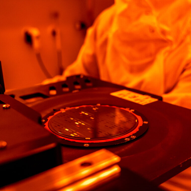 Porte échantillons sur Mask Aligner & Nanoimprint System | Bordeaux